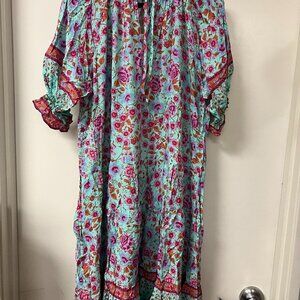 Easel Dress - NWT - Size Small
